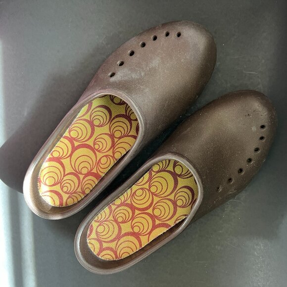 Crocs Tully Clogs in Espresso Brown - Picture 9 of 12